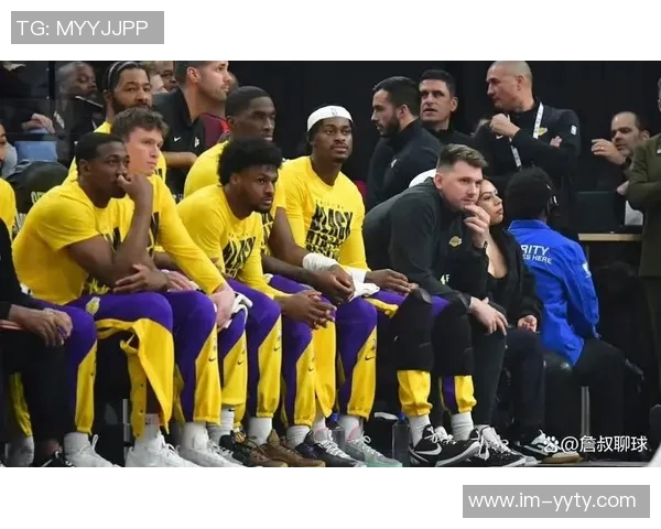 明日湖人客场挑战太阳克莱伯里夫斯与布朗尼因伤缺阵影响战局